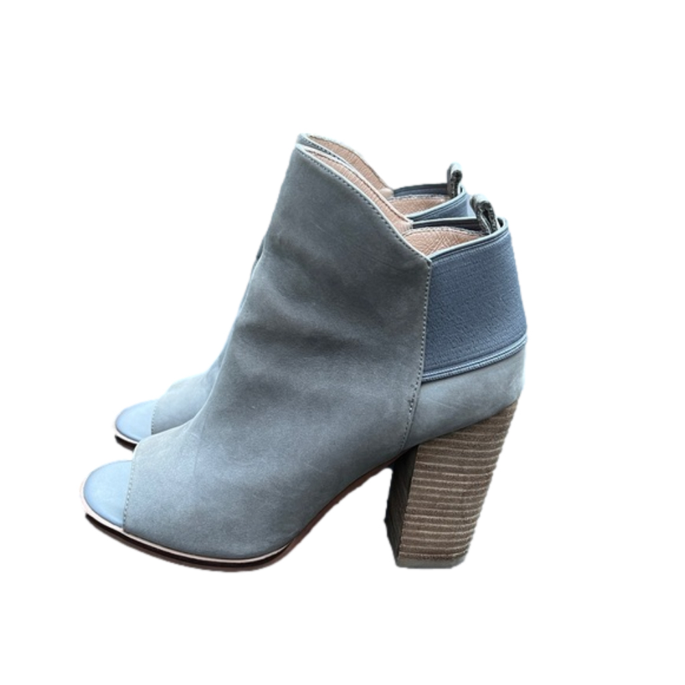 KDB Kelsi Dagger Brooklyn open toe gray suede booties, size 7 EUC
